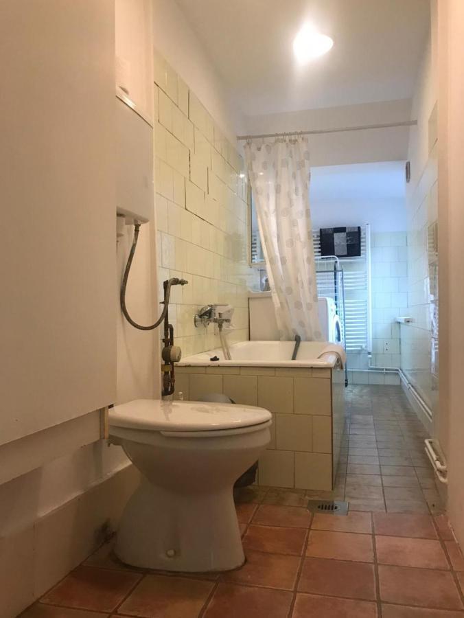 Ac With Free Parking At Acacia St, City Center 布达佩斯 外观 照片